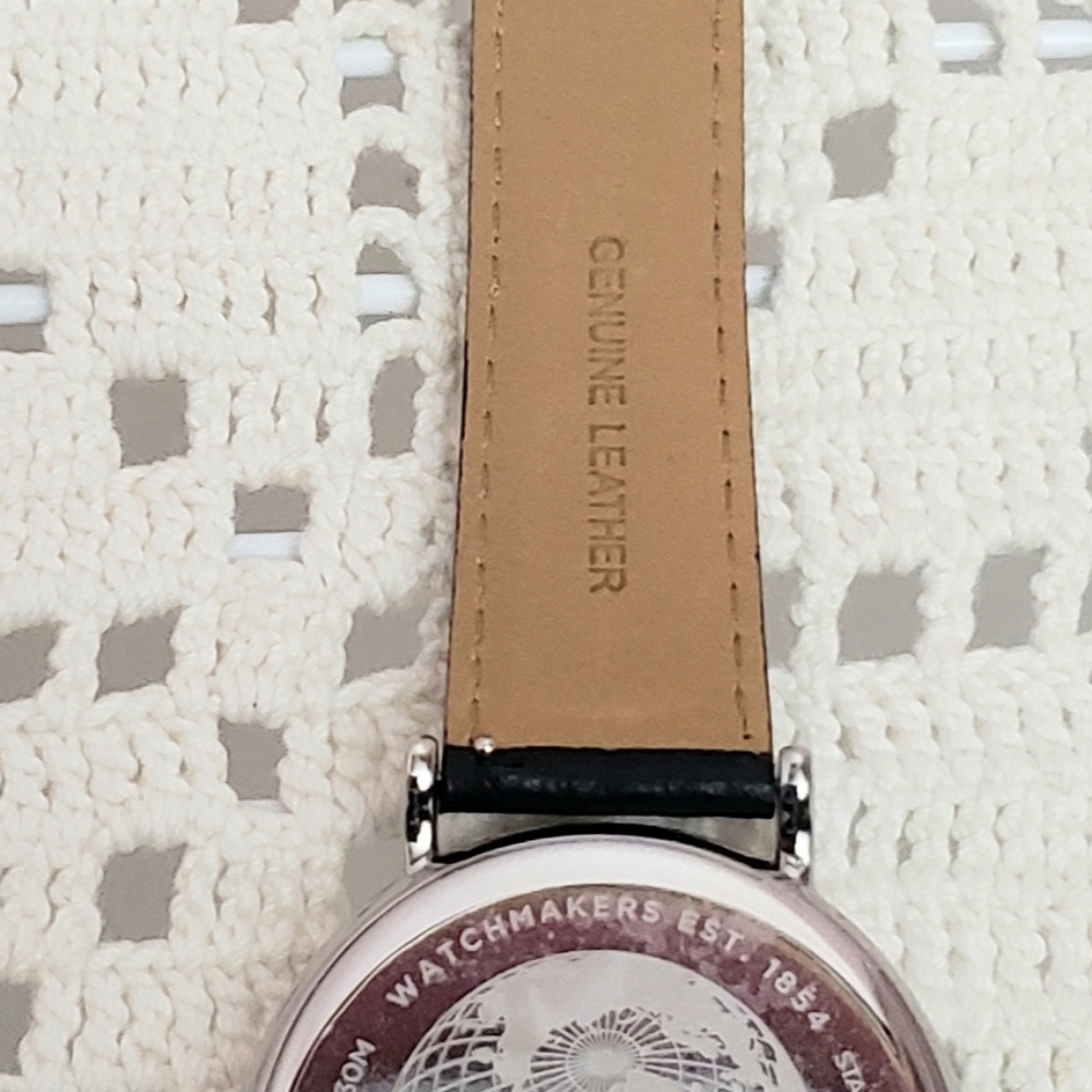 Nwot Mens Timex Indiglo Easy Reader Watch on Black Leather Band - Picture 4 of 11